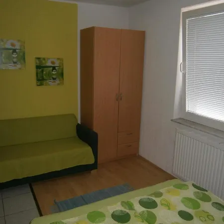 In Mit Grill, Terrasse Und Garten Und Panoramablick Apartment